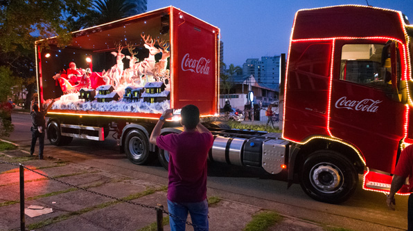 Caravana da Coca-Cola percorre Balneário e Camboriú nessa quinta-feira