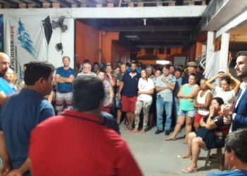 Deputado Felipe Estevão em reunião com os comerciantes de Balneário Camboriú