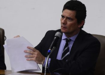 O ministro da Justiça e Segurança Pública, Sergio Moro, fala à  imprensa