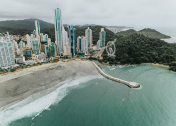 Por que banhistas atolam na areia do alargamento de Balneário