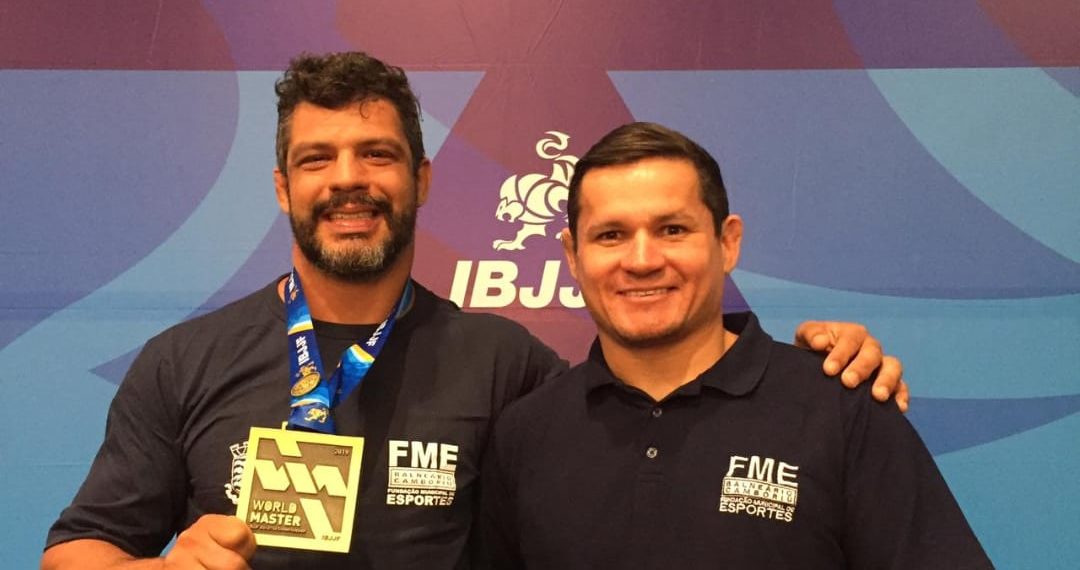 Legenda: Diogo Nascimento e o técnico Aldo Max estão nos EUA em busca de uma medalha de ouro