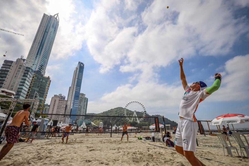 Balneário Camboriú (SC) recebe etapa do circuito mundial de Beach em abril  - Lance!