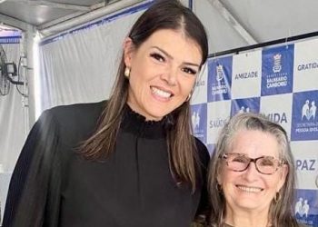 Vereadora Juliethe Nitz ao lado da presidente do Conselho Municipal da Pessoa Idosa, Maria Flávia dos Santos Bento.