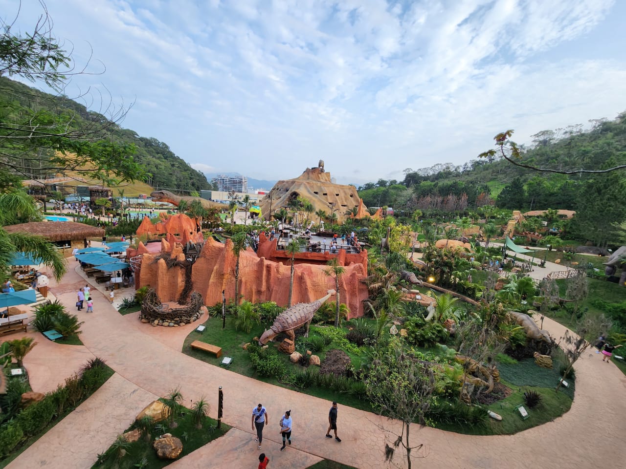 Aventura Parque Aventura Jurássica abre neste sábado: confira o valor dos