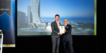 Eduardo Pastor, CEO da Sunprime Empreendimentos, durante premiação em Toronto. Foto Divulgação/Growth Global