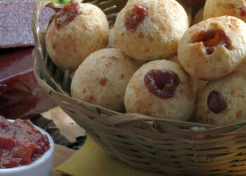 Brazilian snack cheese bread