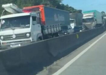 Trânsito na BR-101 / Redes Sociais